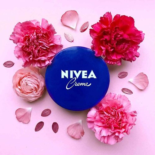NIVEA Creme (200ml), Moisturizing Cream Provides Intensive Protective Care for Soft and Supple Skin, Ideal for Daily Use as a Face, Hand, or Body Cream (Pack Of 3)