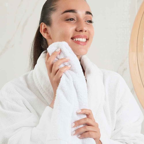 CERA DI CUPRA Rosa Face Cream Moisturizer for Dry Skin - Nourishing and Protective Formula with Virgin Beeswax (3.4 Fl Oz / 100 ml)
