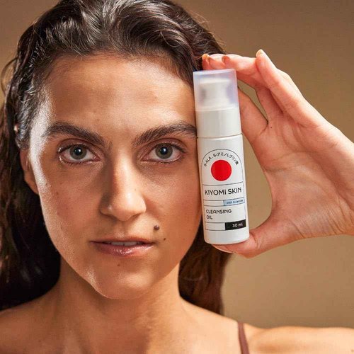 Kiyomi Skin Travel Size Cleansing Gel 1 fl.oz. With 5-ALA, AHA, Hyaluronic Acid Moisturizing Vegan Facial Cleanser Gel Make Up Remover Face Wash