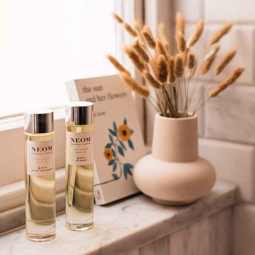 Neom - Real Luxury Body Oil, 24 Pure Essential Oils, Nourishing and Softening, Delicious Scent, 3.38 fl oz