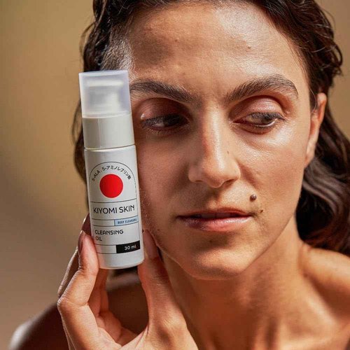 Kiyomi Skin Travel Size Cleansing Gel 1 fl.oz. With 5-ALA, AHA, Hyaluronic Acid Moisturizing Vegan Facial Cleanser Gel Make Up Remover Face Wash