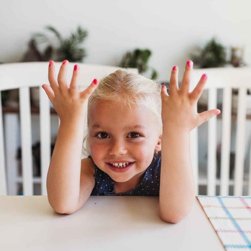 Piggy Paint | 100% Non-Toxic Girls Nail Polish | Safe, Cruelty-free, Vegan, & Low Odor for Kids | Happy Girl (6 Polish Set)
