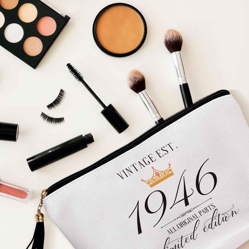 Pykfrhh 80th Birthday Gift Women Friendship Best Friend Gift Grandma Mom Sister Aunt Funny Cosmetic Bag Travel Amenity Bag Makes The World a Better Place Since 1946 Birthday Gift from Grand.