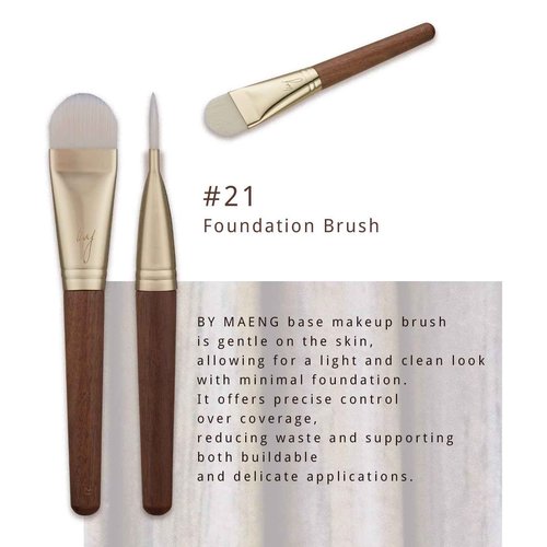 [SOO ADOR] BY MAENG #21 Foundation Brush - Lightweight and Skin-Friendly Tool for Flawless Base Makeup | Created by K-Pop Makeup Artist Maeng | Makeup Brush Base Brush