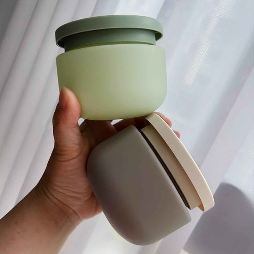Qeuly 8.8 Oz Plastic Jars With Lids，2 Pcs Cosmetic Containers With Lids, Leak Proof Cosmetic Jars, Body Butter Containers for Cream, Bath Salt, Sugar Scrub, Gel, Slime, Rhinestone Storage