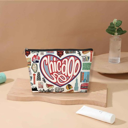 Chicago Travel Gift Cosmetic Bag Chicago Lover Gifts Makeup Bag Chicago Souvenir Gift Chicago State Welcome Gift for Women Friends Sister Birthday Christmas Bachelorette Party Favors Girls Trip Gifts