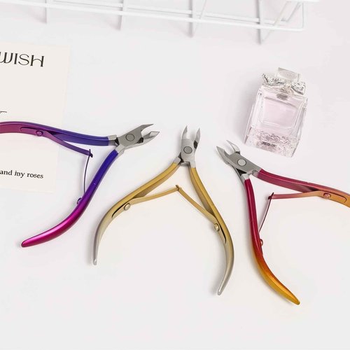 Cmetta Cuticle Nipper, Polished Coated Durable Trimmer, Nail Clipper with Fine Edge, Comfort Grip Cuticle Cutter and Remover Tool Kit for Nail Care (Yellow 1-PACK)