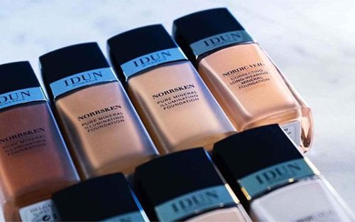 IDUN Minerals Liquid Norrsken Foundation - Silky Smooth Coverage - Luminous, Dewy Finish for Dry and Dull Skin - Water Resistant and Vegan Makeup - 206 Freja - Warm Light - 1.01 oz (Pack of 2)
