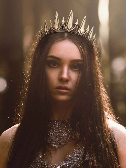 SWEETV Gothic Crowns for Women Black Tiara Queen Crown Witch Hair Accessories for Costume Halloween Prom Party， Gold