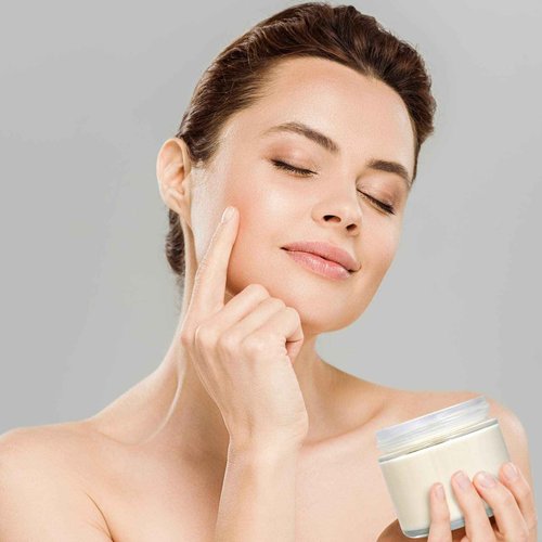 2oz Jars with Lids, HOA Kinh 40 Pack Clear Glass Jars with Lids Empty Cosmetic Containers Round Airtight Glass Jar with Black Lid for Storing Lotions Powders Ointments