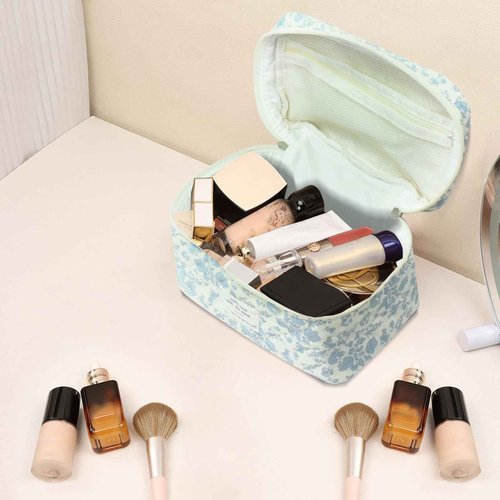 Large Makeup Bag, Cute Cosmetic Bag for Women Girls, Floral Coquette Aesthetic Toiletry Bag, Travel Make Up Organizer Bag (Sheep Print）