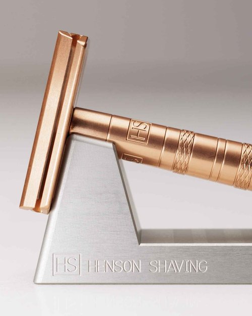The Henson Razor Stand - Lightweight and Highly Durable Safety Razor Stand for Men and Women - Aluminum Razor Holder Designed for Henson AL13, Henson AL13-M, Henson Ti22
