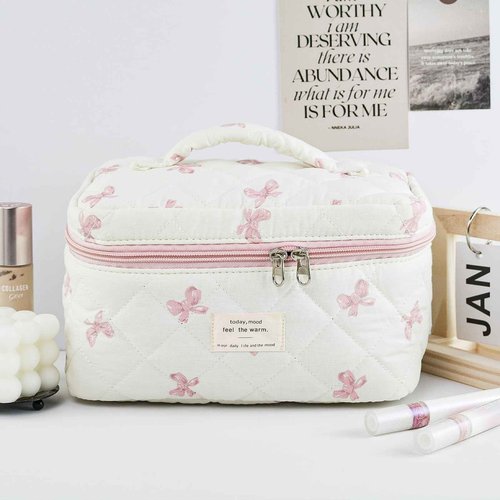 GISMTR Makeup Bag, Quilted Bow Cosmetic Bag, Large Travel Aesthetic Make up Bag, Cute Coquette Toiletry Bag for Women Girls