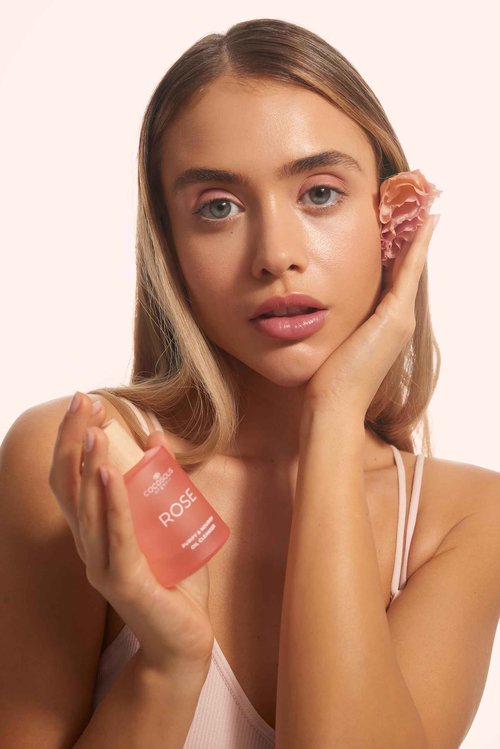 COCOSOLIS ROSE Purify & Nourish Oil Cleanser, moisturizing cleansing oil and make-up remover, vegan, with rose extract and vitamin E