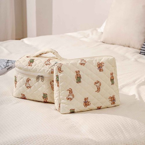 RSRSLEII 3 Pcs Quilted Cotton Makeup Pouch, Coquette Floral Quilted Toiletry Makeup Bag for Women and Girls, Aesthetic Travel Organized Cosmetic Bags(03Bear Pattern)