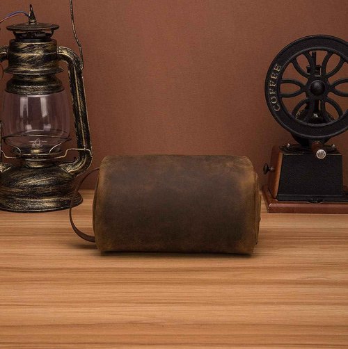 Artizanni Premium Leather Unisex Toiletry Travel Pouch, Cosmetic Bag Organizer Stylish Waterproof Lining Vintage Unisex Kit, Water Resistant-Cosmetic Case DOPP Kit SD 064 (Cognac)