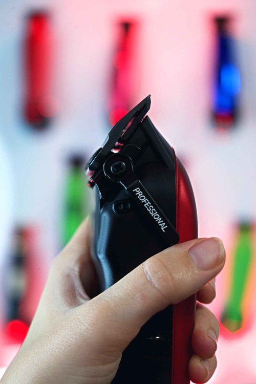 Supreme Trimmer Pro Clipper All Metal w/Fade Blade | 300 Min Run Time Professional Clipper Set, Cordless Beard Trimmer | STC5030 Red