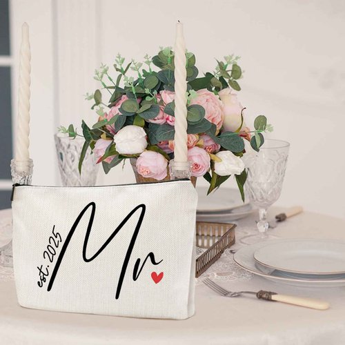 Vancsenia Mrs Est. 2025 Makeup Bag – Bridal Cosmetic Pouch, Wedding Gift for Bride, Future Mrs Canvas Travel Toiletry Bag, Engagement Gift for Her