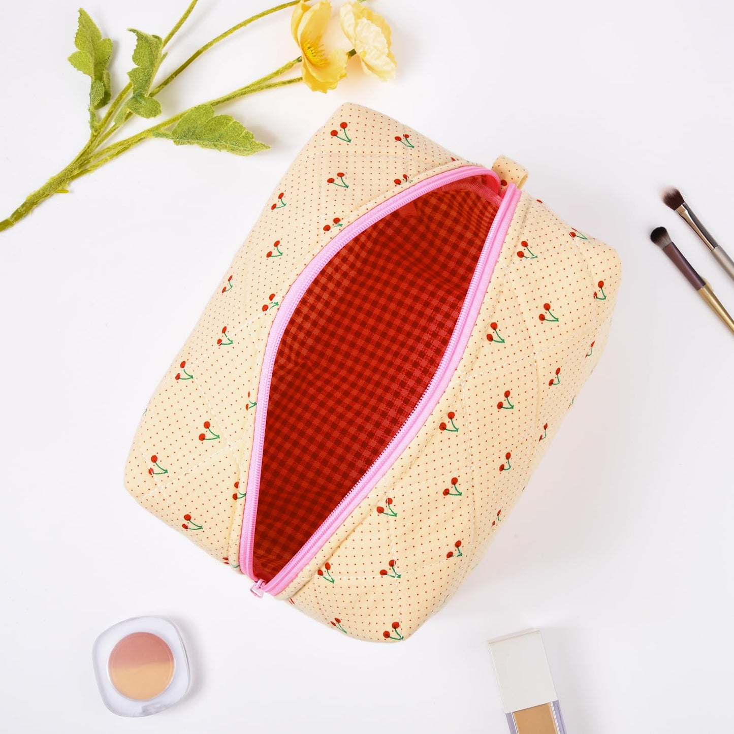 SOIDRAM Cute Makeup Bag Quilted Cosmetic Bag Puffy Coquette Makeup pouch Aesthetic Large Cherry Travel Toiletry Bag Organizer cotton Makeup Brushes Storage Bag for Women