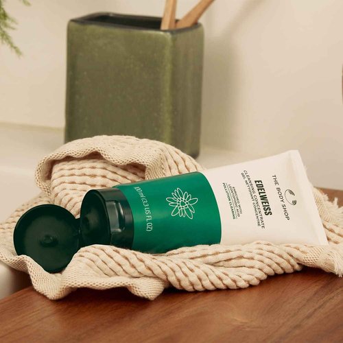 The Body Shop Edelweiss Cleansing Concentrate – Facial Cleanser – Gently Cleanses Tired, Dehydrated Skin– Vegan – 100ml