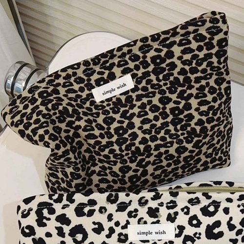 Wudygirl Leopard Makeup Bag Cosmetic Bag for Women and Girls Large Capacity Toiletry Bag Makeup Pouch Canvas Aesthetic Travel Makeup Bag Zipper Pouch (Leopard Print)