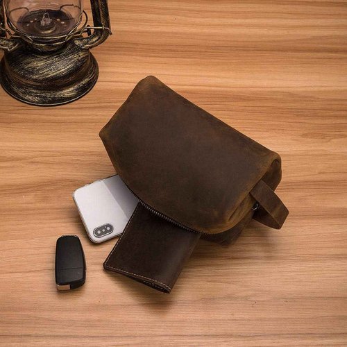 Artizanni Premium Leather Unisex Toiletry Travel Pouch, Cosmetic Bag Organizer Stylish Waterproof Lining Vintage Unisex Kit, Water Resistant-Cosmetic Case DOPP Kit SD 064 (Cognac)