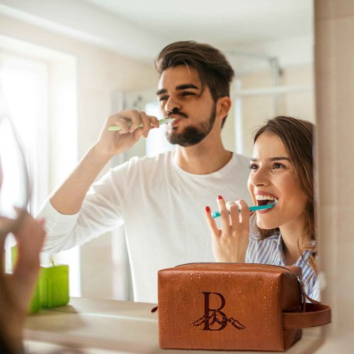 Aganmi Personalized Gifts Travel Toiletry Bag for Men Engraved Initial PU Leather Waterproof Shaving Bag for Toiletries Accessories Fathers Day Birthday Gift for Men Dad Husband Son, Light Brown I