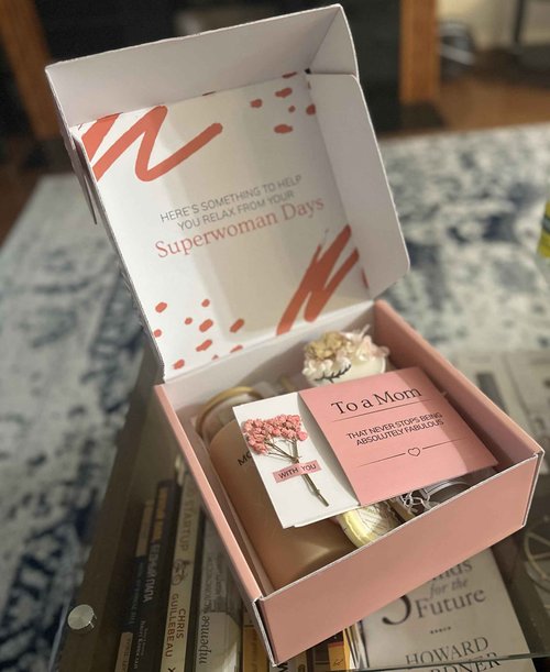 Luxvine Best Mom in the World Mothers Day Gifts Set - Gifts for Mom from Daughter Son Relaxing Gifts for Women Set – Gift for Any Occasion – Mom Birthday Gifts Box – Gift Box for Mother's Day