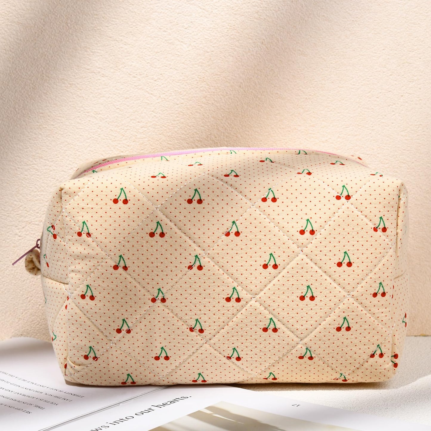 SOIDRAM Cute Makeup Bag Quilted Cosmetic Bag Puffy Coquette Makeup pouch Aesthetic Large Cherry Travel Toiletry Bag Organizer cotton Makeup Brushes Storage Bag for Women