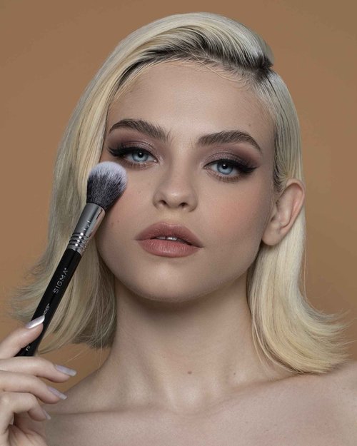 Sigma Beauty F12 Setting Powder™ Brush