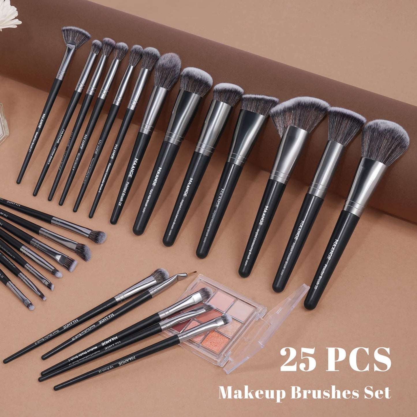 MAANGE Makeup Brushes, 25pcs Makeup Brush Set Premium Synthetic Concealer Blush Foundation Eyeshadow Brush Professional Make up Brushes with Gift Box(Black)