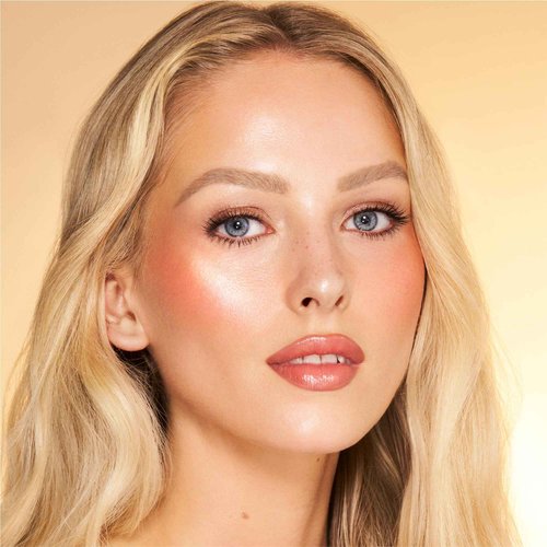 Charlotte Tilbury Beautiful Skin Blush for Cheeks & Lips - Multi-Use Cream Makeup for a Dewy, Sun-Kissed Glow - Infused with Moisturizing Vitamin E - Beach Peach Glow