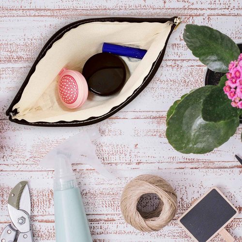 SHLINCO Equestrian Makeup Bag - Cute Horse Print Cosmetic Pouch for Girls & Teens | Horse Lover Gifts for Women, Birthday Gift | Travel Toiletry Organizer Accessories