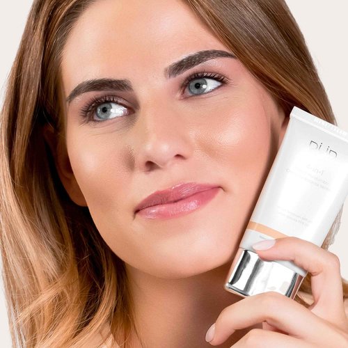 PÜR MINERALS 4-in-1 Tinted Moisturizer with SPF 20 - Hydrating Skin Tint Face Moisturizer, Primer & Foundation with Shea Butter, Aloe Vera & Vitamin B3 - Vegan Friendly, Paraben Free (Light)