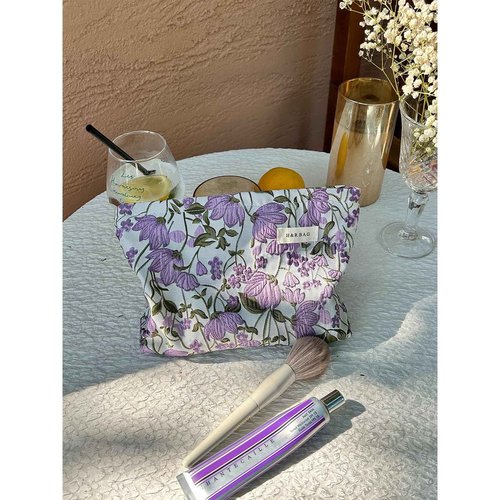 ASOQOLA Makeup Bag Floral Cosmetic Bag Large Capacity Aesthetic Makeup Bag with Zipper, Travel Toiletry Bag for Women (purple)
