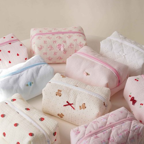 ZUNUONUO Handmade Quilted Cotton Makeup Bag for Women - Cute Cosmetic Pouch, Travel Toiletry & Make Up Organizer, Coquette Aesthetic Skincare Bag, Travel Essentials (Creamy Pink)