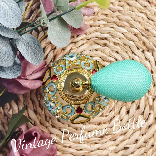 Joyeee Small Vintage Perfume Bottle, 1 Pack 50ml Glass Empty Drop Refillable Atomizer, Retro Empty Refillable Essential Oils Glass Flacon Diffuser for Women Girls Mum Birthday Gift