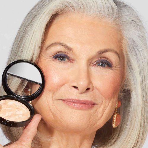 LAURA GELLER Baked Balance-N-Glow Illuminating Color Correcting Foundation - Light - Retractable Airbrush Kabuki Brush (2 PC)