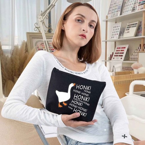 LEVLO Goose Play Cosmetic Make Up Bag Gaming Gamer Gift Honk Honk Honk Goose Makeup Zipper Pouch Bag For Friend Family (Honk Honk Black)