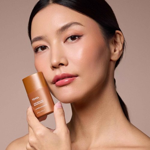 YENSA Super Serum Silk Bronzing Drops for Face - Liquid Bronzer Drops Enriched with Bakuchiol, Ferulic Acid & Super Oils - Hydrates & Nourishes with a Subtle Shimmer Finish - Universal Shade (1 Fl oz)