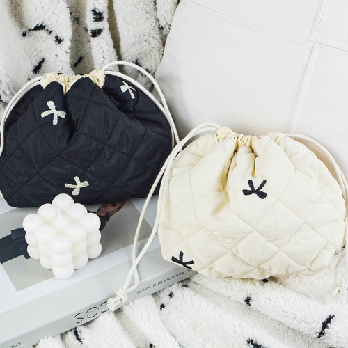 AMZMA Quilted Makeup Bag for Women, Coquette Aesthetic Cosmetic Bag, Cute Travel Toiletry Bag, Cotton Drawstring Pouch for Women and Girls