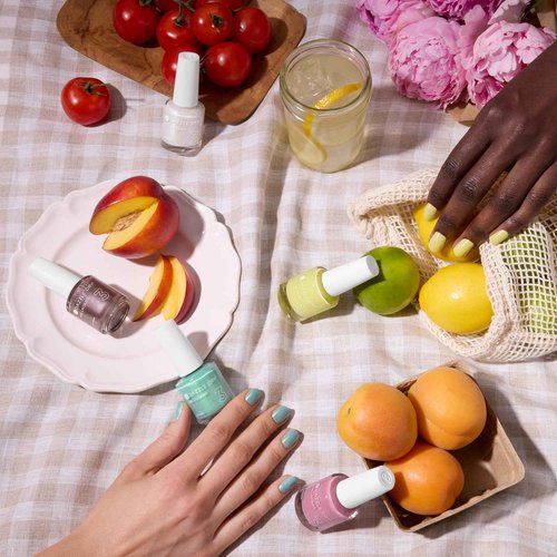 Dazzle Dry Nail Lacquer (Step 3) - Fresh Squeezed - A vibrant, greenish chartreuse yellow. Full-coverage cream. (0.5 fl oz)
