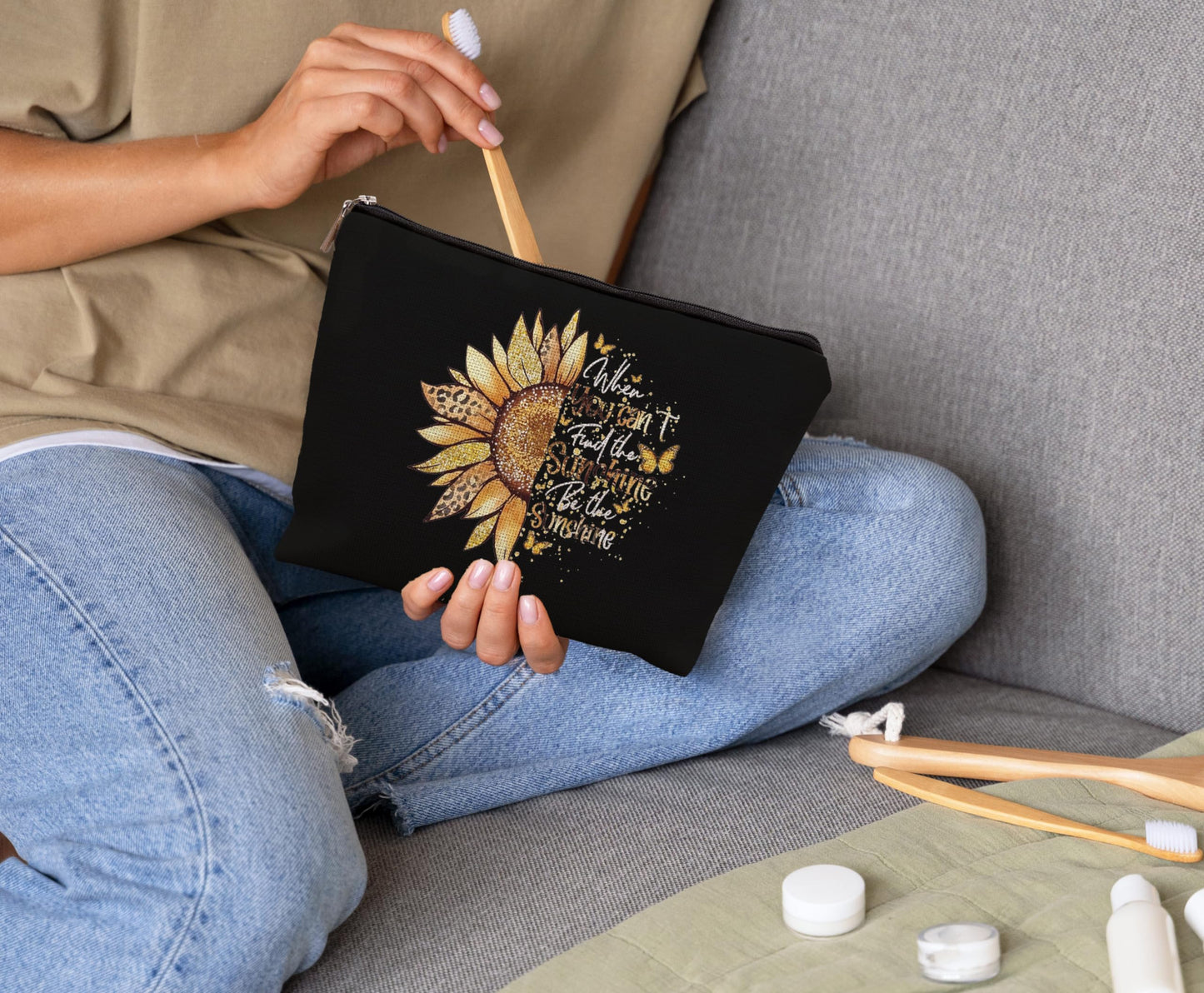 uinwk Positive Affirmations Makeup Bag,Sunflower Black Makeup Bag Cosmetic Bag,Sunflower Gifts For Women,Sunshine Makeup Bag,Inspirational Gift For Women Sister Daughter Best Friend