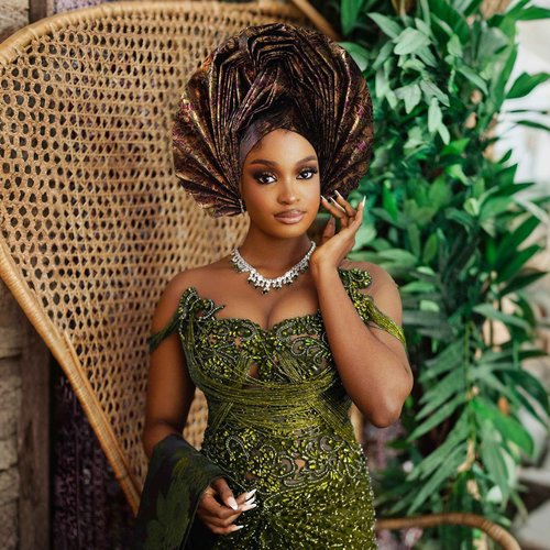 Shalitong Nigerian Women's hat Folding Fan African Headscarf hat,African Headpiece Auto Gel Headwear,Suitable for Weddings Parties (Wine Red)