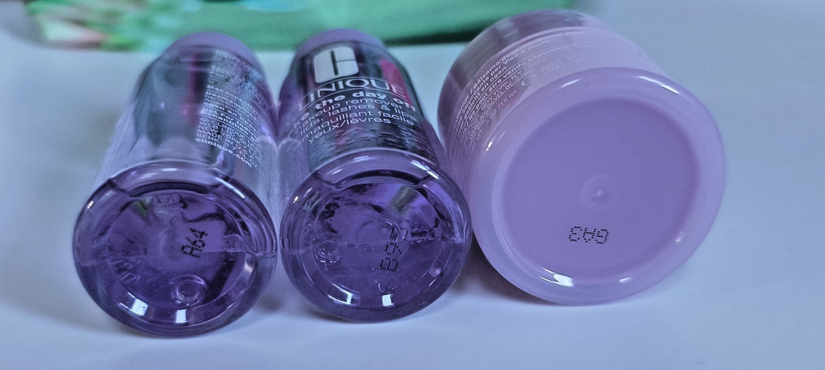 Clinique Makeup Remover & Cleansing Balm Set with Cosmetic Bag - 4 Items