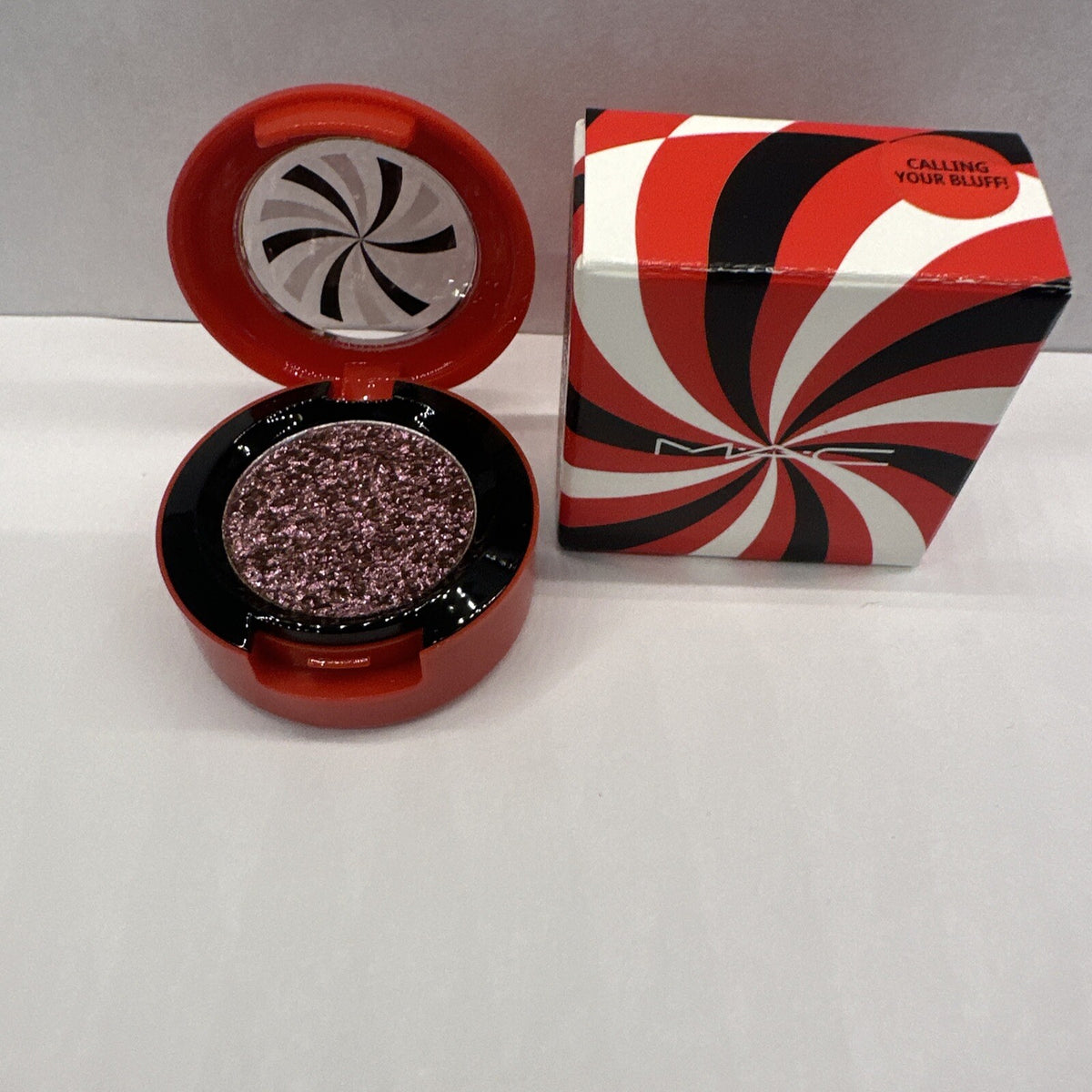 Duochrome Eyeshadow Palette - Hypnotizing Holiday Shadeshifter Call Your Bluff