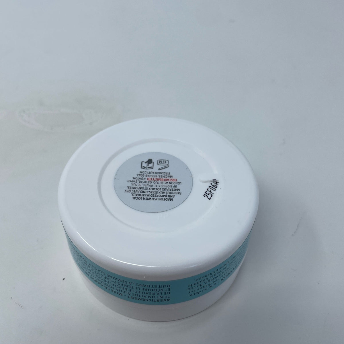 First Aid Beauty Facial Radiance Pads, White/Aqua Jar, 28 ct