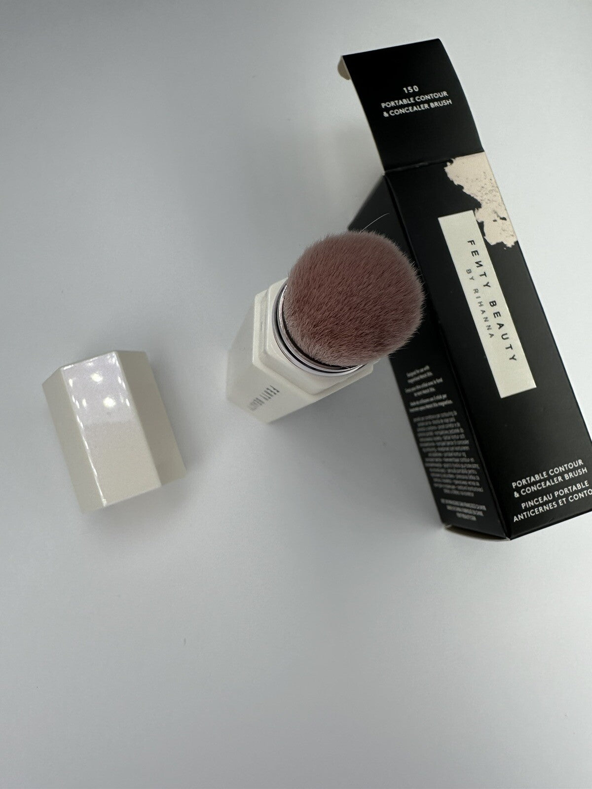 Contouring Concealer Brush - Portable Makeup Tool for Face & Details