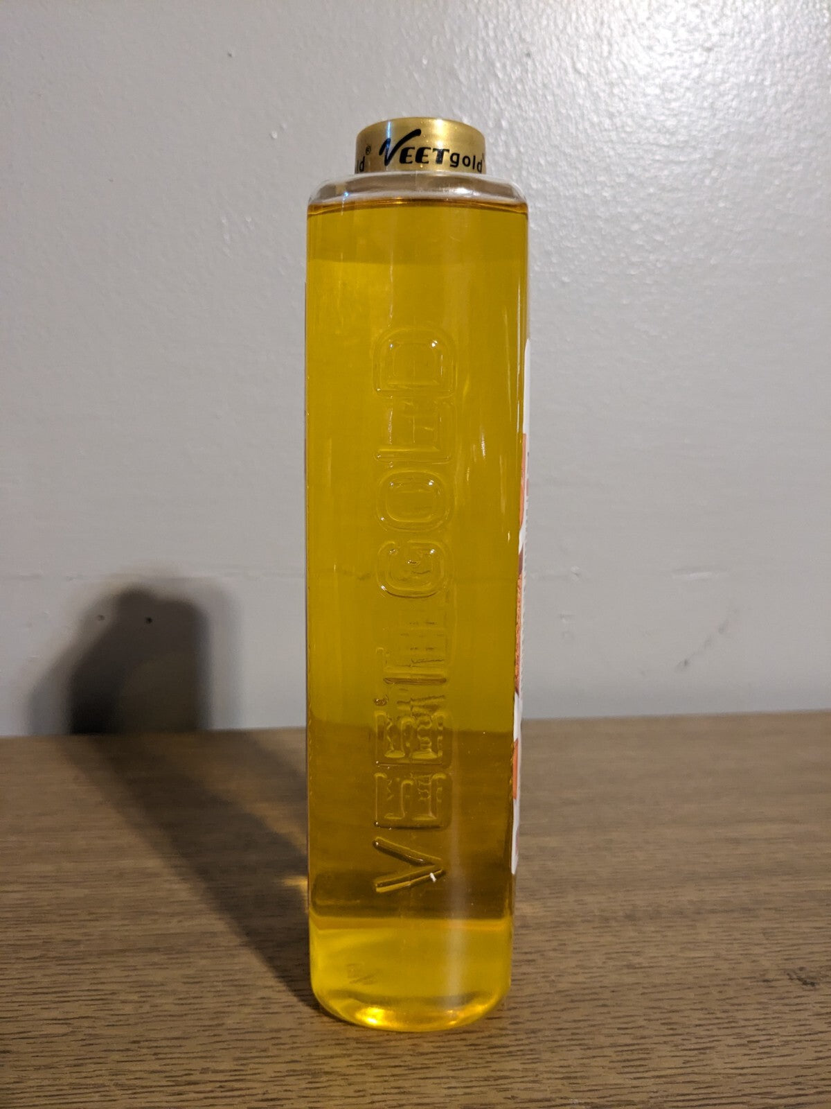 Veet Gold Turmeric Body Oil 1000ml - Skin Whitening & Nourishing