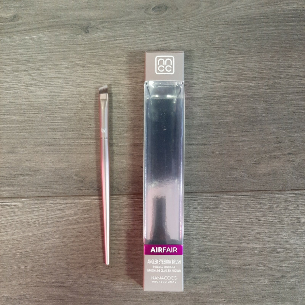 Angled Eyebrow Brush for Shaping and Filling - Cruelty-Free Synthetic Fibers